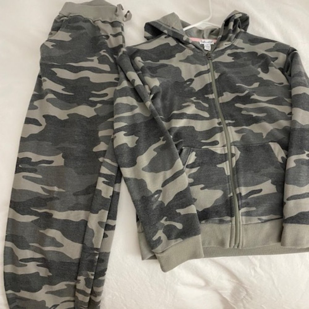 Splendid Matching Girl's Sweat Set (camo)